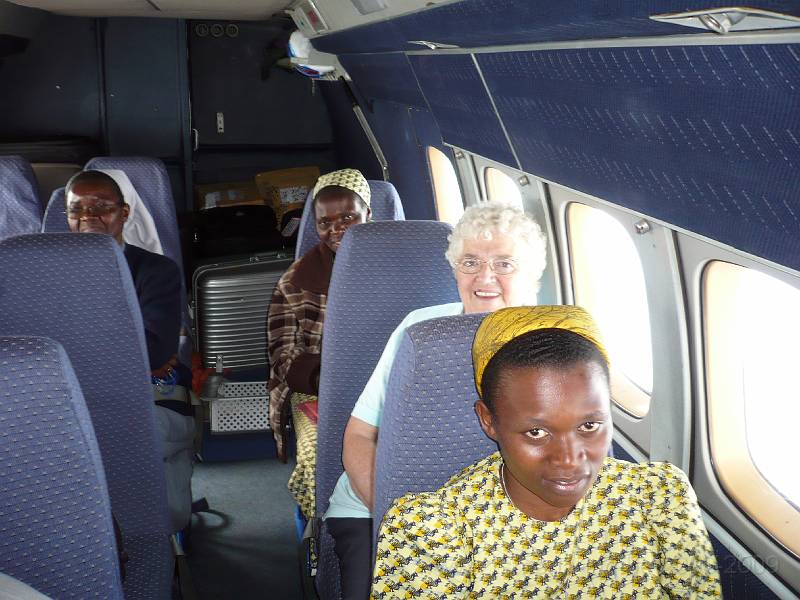 176 op het vliegtuig naar Bunia 24.10.08.jpg